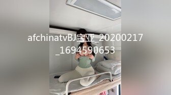 气质女友露脸吃大屌，和男友完美性爱，摁着头深喉